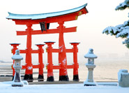 Miyajima Torii enneigé
