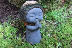 Petite statue au temple Daisho-in